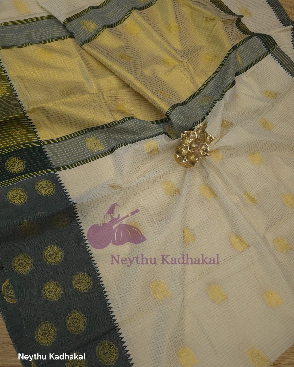 Checked DarkGreen Kasav SetSaree - Kara With Kasav thumbnail 4